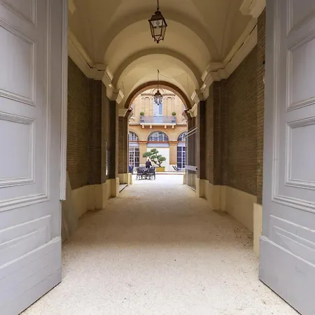 宜必思风格图卢兹卡皮托勒酒店 3* 圖盧茲