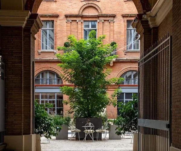 Ibis Styles Capitole Hotel 3*