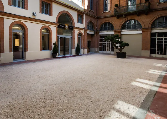 Ibis Styles Capitole Hotel 3*