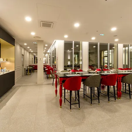 宜必思风格图卢兹卡皮托勒酒店 圖盧茲